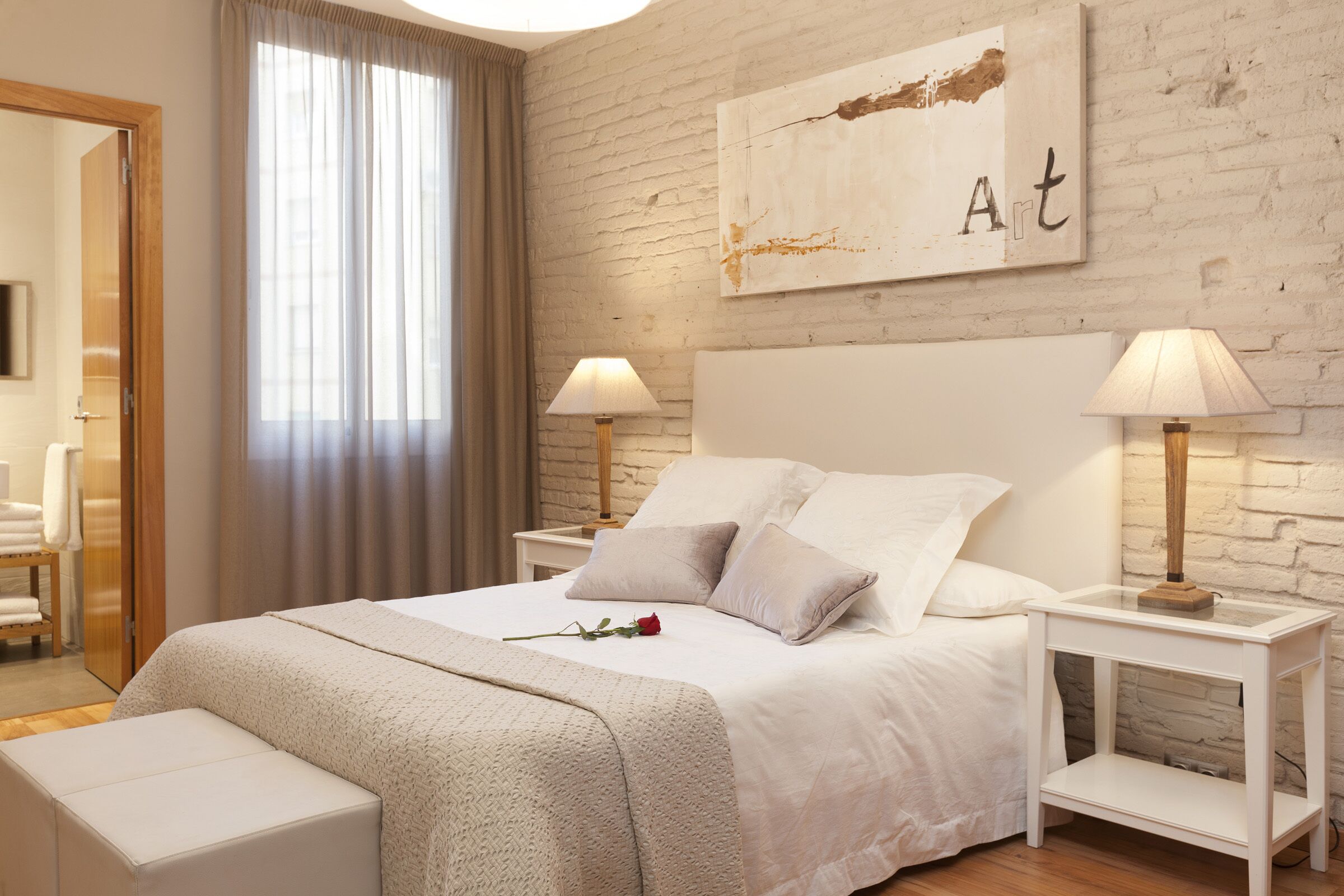 3 dormitorios, tabla de planchar con plancha, wifi gratis y ropa de cama