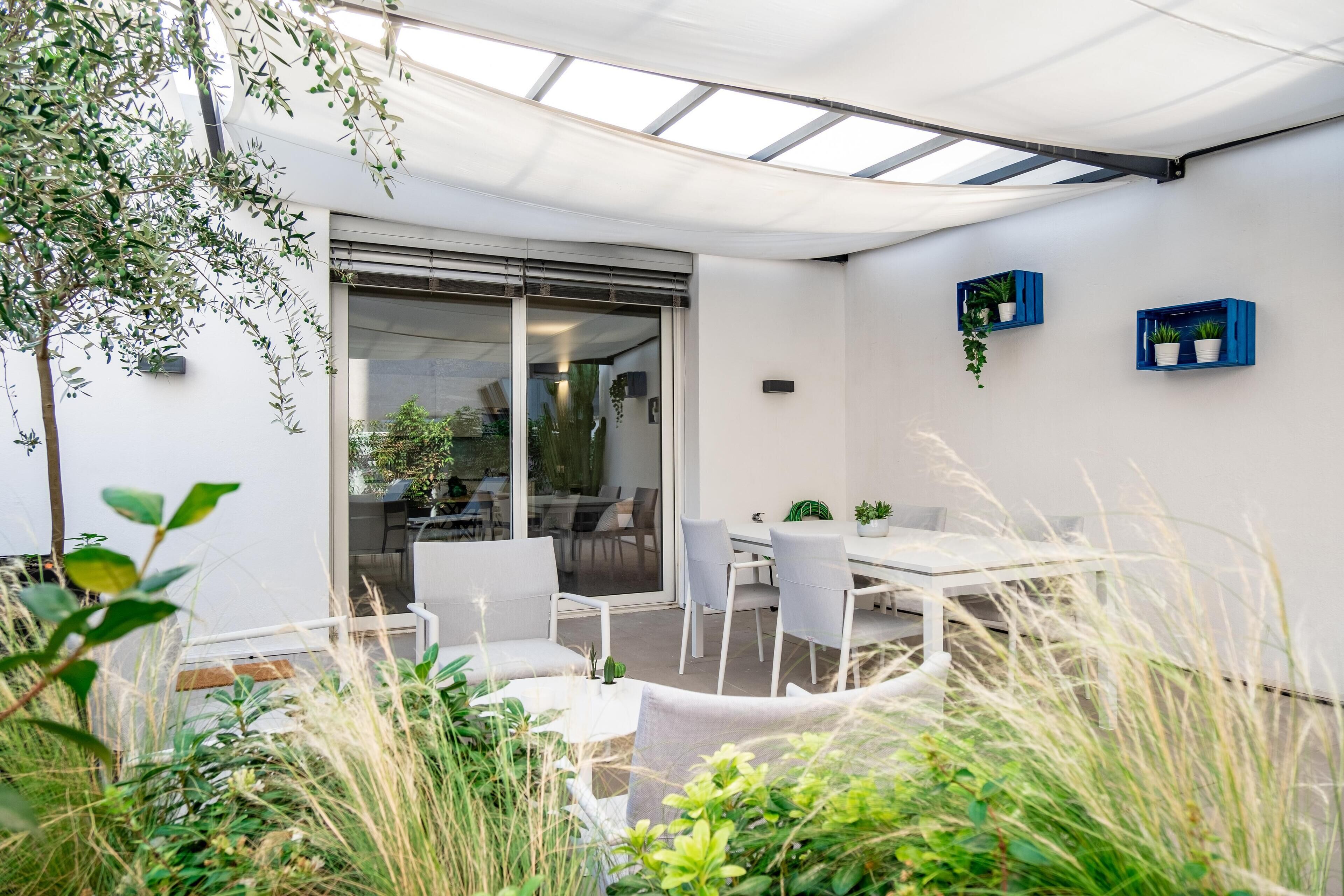 尊榮開放式套房 | 熨斗/熨衣板、免費無線上網、床單