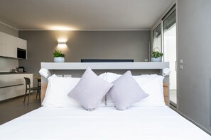 Premium Studio Suite | Iron/ironing board, free WiFi, bed sheets - Imbriani Suites (Rome)