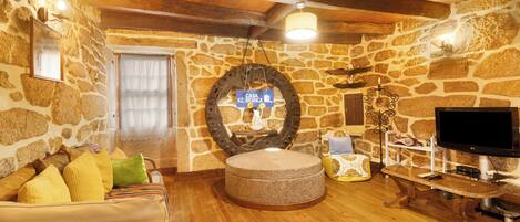 TV, fireplace, stereo