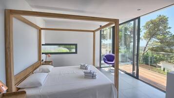 5 bedrooms, free WiFi, bed sheets