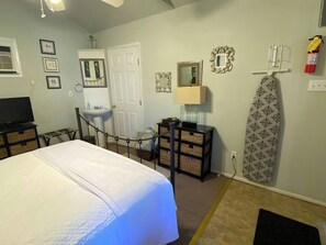 1 camera, ferro/asse da stiro, Wi-Fi, lenzuola