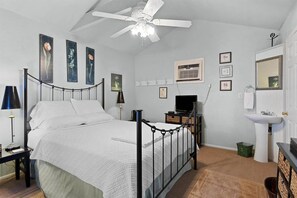 1 camera, ferro/asse da stiro, Wi-Fi, lenzuola