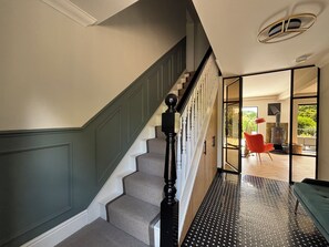 Interior - Large outstanding house, 20 mins from the beach with gardens, pool & hot tub (Wimborne)