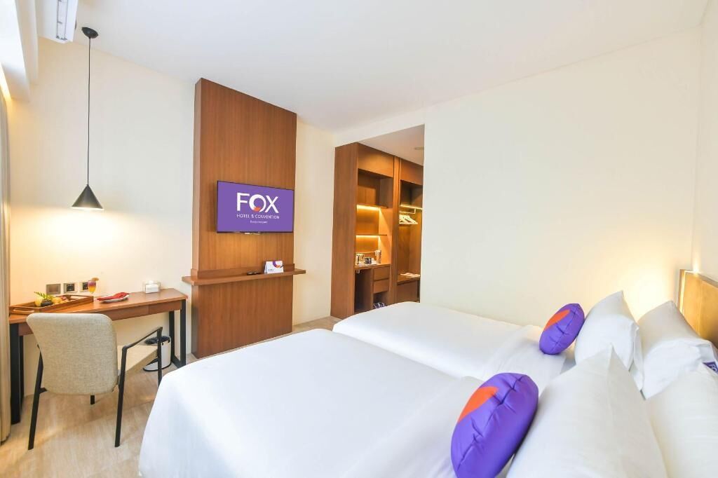 Bureau, espace de travail pour ordinateurs portables