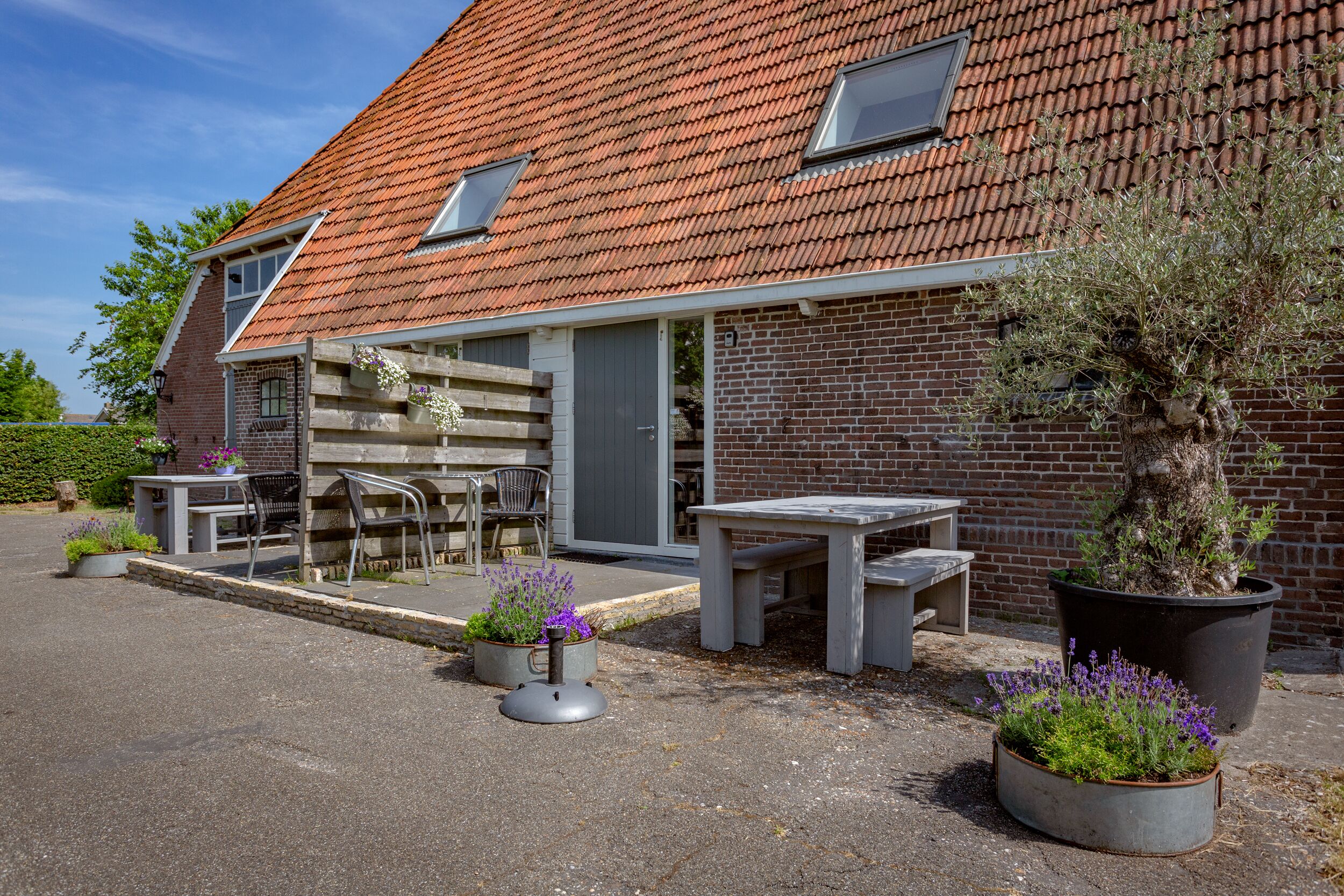 Apartment (max 4 pers) in renovated farmhouse within walking distance downtown Workum