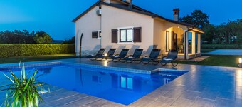 Charming pool villa for 8 guests