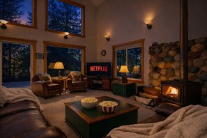 House, 3 Bedrooms | Living area | Streaming services - Pine Tree Cottage 3 Bedroom Home by NW Comfy Cabins by RedAwning (Leavenworth)