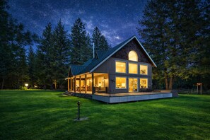 House, 3 Bedrooms | Exterior - Pine Tree Cottage 3 Bedroom Home by NW Comfy Cabins by RedAwning (Leavenworth)