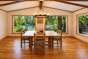 小屋, 2 間臥室 | 用餐區