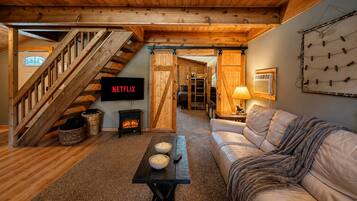 Cottage, 2 Bedrooms | Living area | Streaming services
