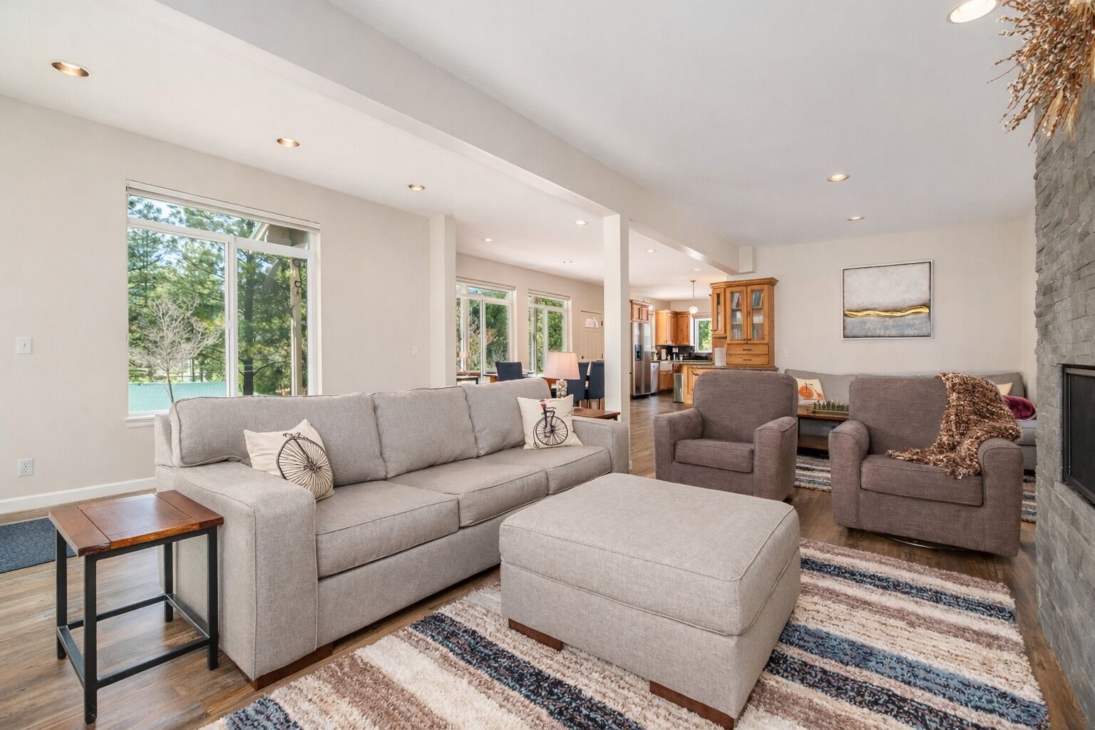 House, 3 Bedrooms | Living area | Streaming services