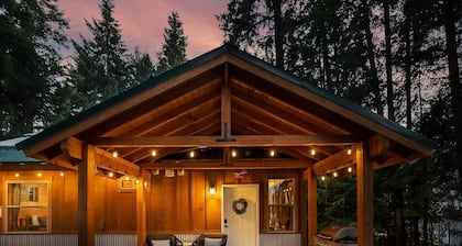 Painted Pony Cabin 2 Bedroom Home by NW Comfy Cabins by RedAwning