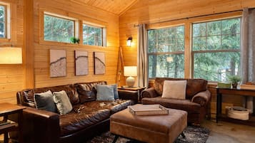 Cabin, 2 Bedrooms | Living area | Streaming services