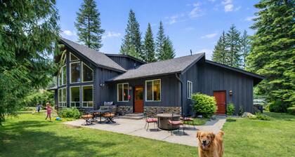 Slice Of Heaven 3 Bedroom Home by NW Comfy Cabins by RedAwning