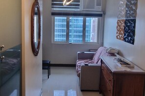 Living area - Dusit Thani Like San Antonio Makati 1 Bedroom (Makati)