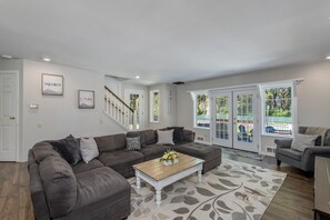 House, 4 Bedrooms | Living area | Streaming services - Family Cabin 5 Bedroom Home by NW Comfy Cabins (Leavenworth)