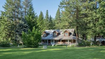 House, 4 Bedrooms | Exterior