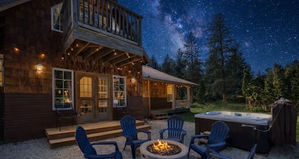 Family Cabin 5 Bedroom Home by NW Comfy Cabins