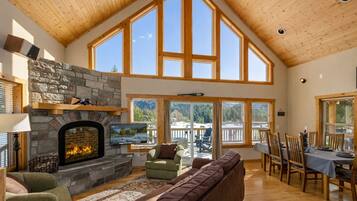 Hus, 5 soverom | Oppholdsområde | Strømmetjenester