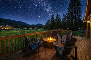 Cabin, 5 Bedrooms | Terrace/patio