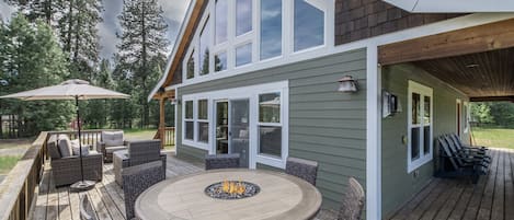 Talo, 5 makuuhuonetta | Ulkoruokailutilat