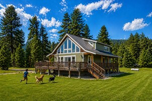 Cabin, 5 Bedrooms | Exterior