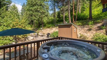 Cabin, 2 Bedrooms | Outdoor spa tub