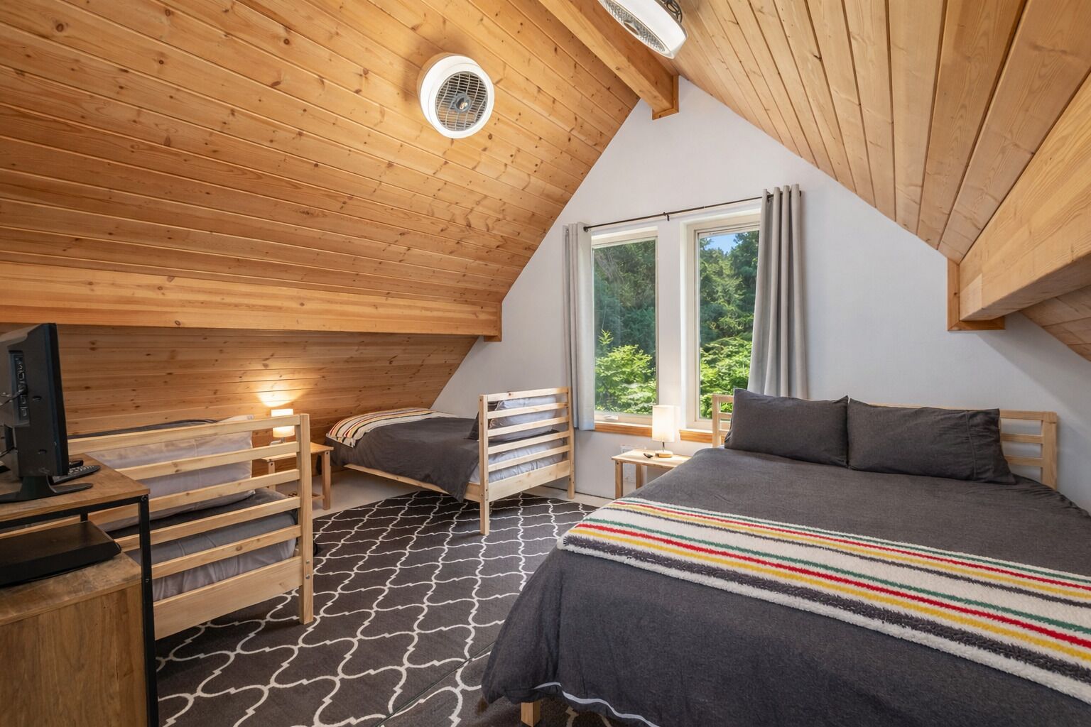 Cabin, 2 Bedrooms | 2 bedrooms, iron/ironing board, free WiFi