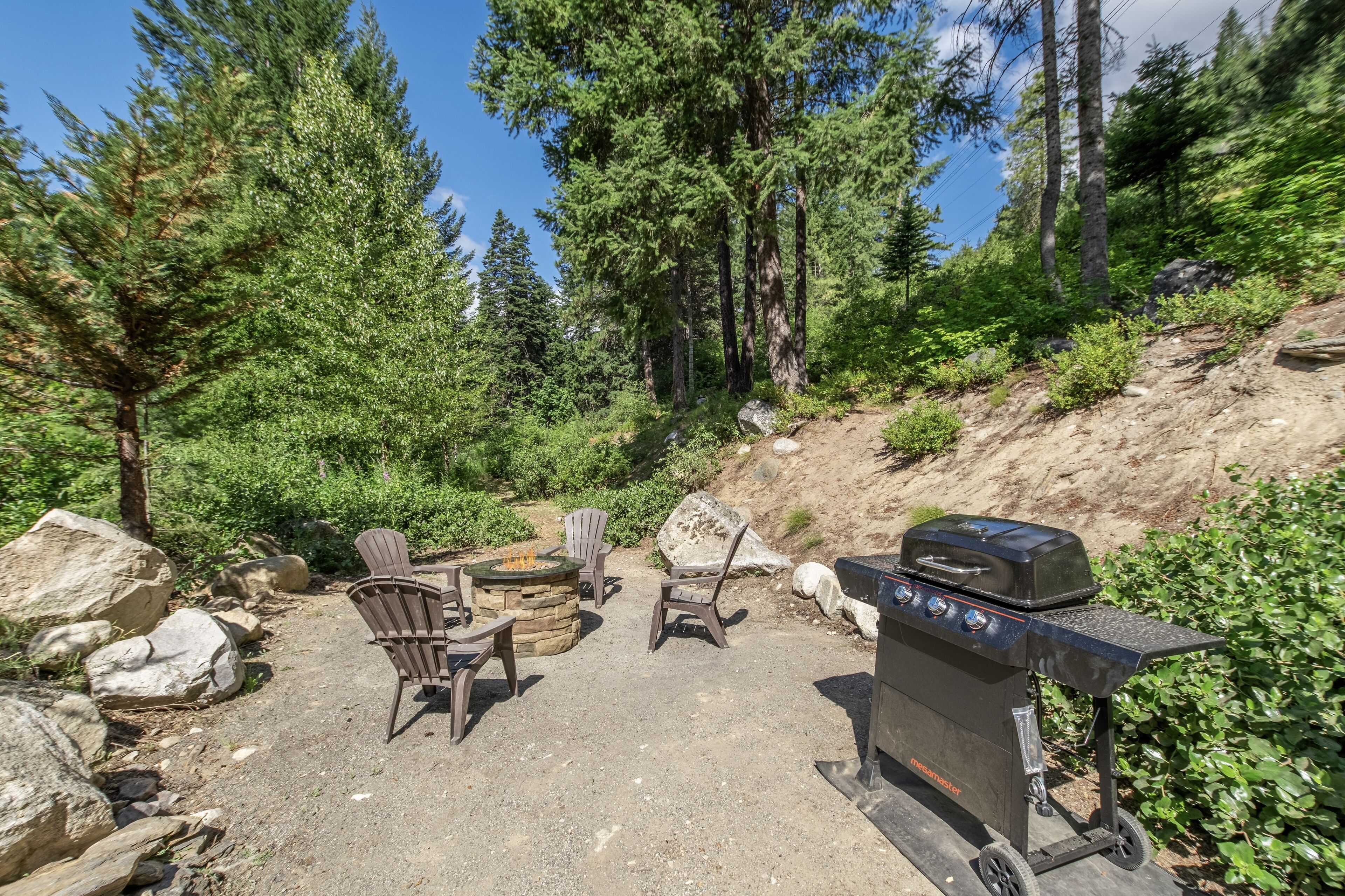 Cabin, 2 Bedrooms | Property grounds