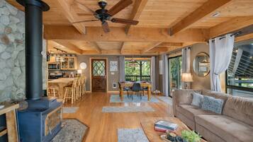 Cabin, 2 Bedrooms | Living area | Streaming services