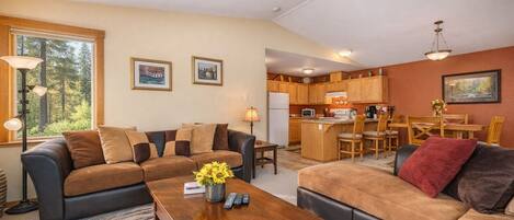 Condo, 3 Bedrooms | Living area | Streaming services