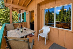 Condo, 3 Bedrooms | Outdoor dining - Suite Serenity 3 Bedroom Condo by NW Comfy Cabins by RedAwning (Leavenworth)