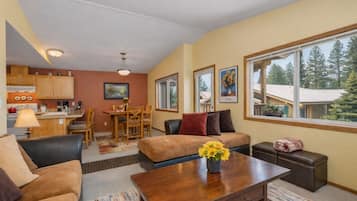 Condo, 3 Bedrooms | Living area | Streaming services