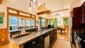 Cottage, 3 Bedrooms | Private kitchen | Fridge, oven, coffee/tea maker, toaster