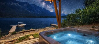 Lazy Bear Lodge 3 Bedroom Home by NW Comfy Cabins by RedAwning