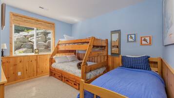 Cottage, 3 Bedrooms | 3 bedrooms, iron/ironing board, free WiFi