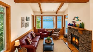 Chalet rustique, 3 chambres | Aire de séjour | Services de diffusion en continu
