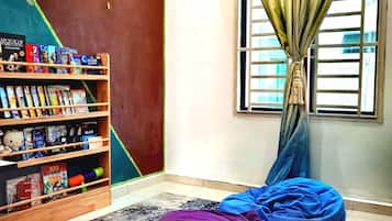 4 bedrooms, free WiFi, bed sheets