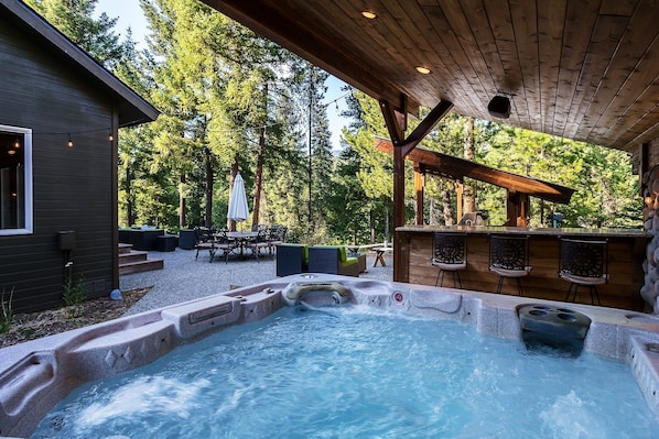 Cottage, 3 Bedrooms | Outdoor spa tub - Riffle River Lodge 3 Bedroom Home by NW Comfy Cabins by RedAwning (Leavenworth)