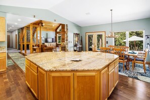 คอทเทจ, 3 ห้องนอน | ครัวส่วนตัว | ตู้เย็น, เตาอบ, เครื่องชงกาแฟ/ชา, เตาปิ้งขนมปัง