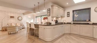 The Owlet’s Nest - high comfort 4 bd house to rent