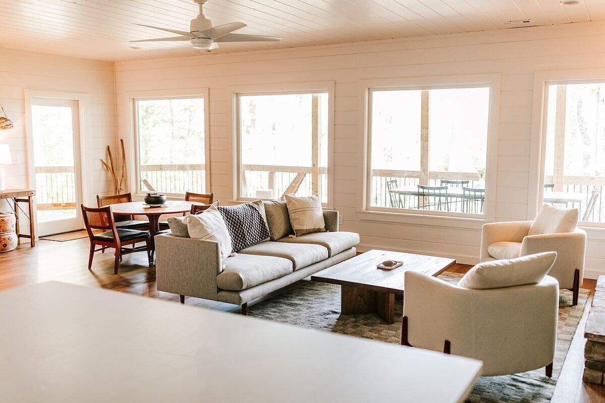 Smart TV, fireplace, DVD player, offices