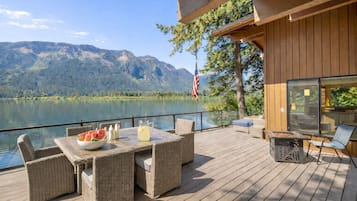 Cabin, 4 Bedrooms | Tempat makan luar