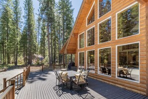 House, 3 Bedrooms | Outdoor dining