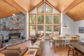 House, 3 Bedrooms | Dining - Getaway Moose 3 Bedroom Home by NW Comfy Cabins by RedAwning (Leavenworth)