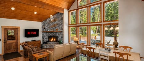 House, 3 Bedrooms | Living area
