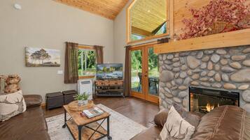 House, 1 Bedroom | Living area | Streaming services