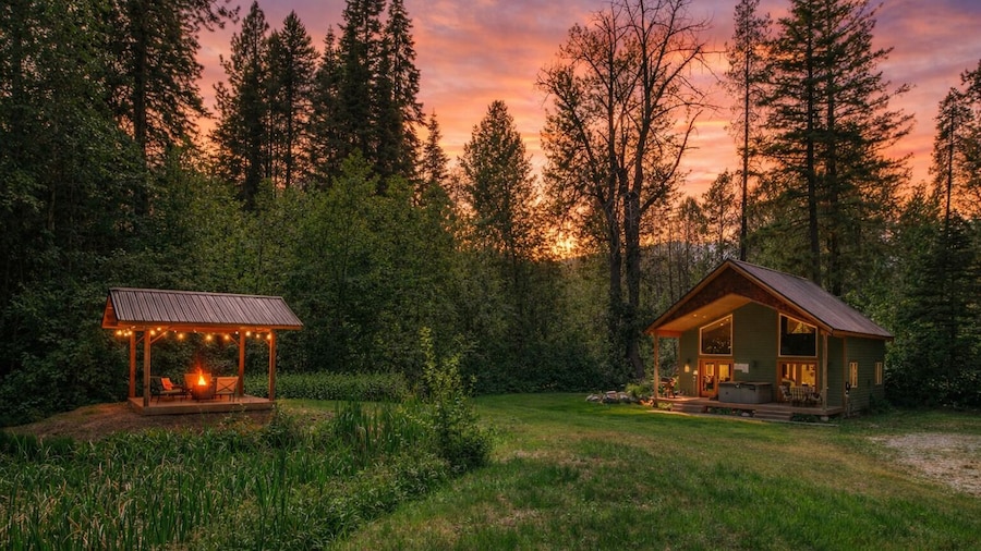 Nature Acres 1 Bedroom Home by NW Comfy Cabins