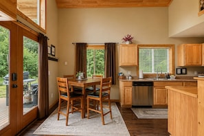 House, 1 Bedroom | Private kitchen | Fridge, oven, coffee/tea maker, toaster